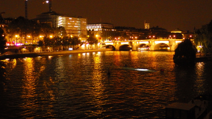 nuit blanche DESCENSION Anish Kapoor