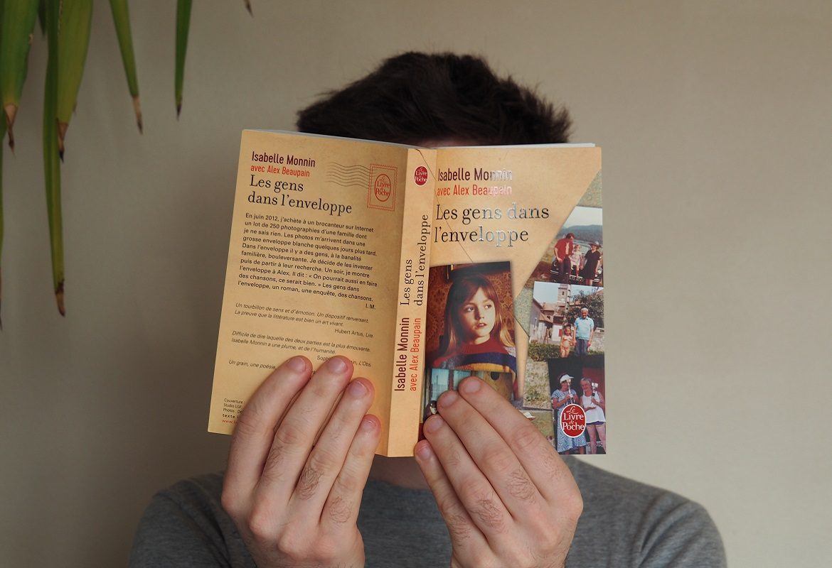 gens dans l enveloppe