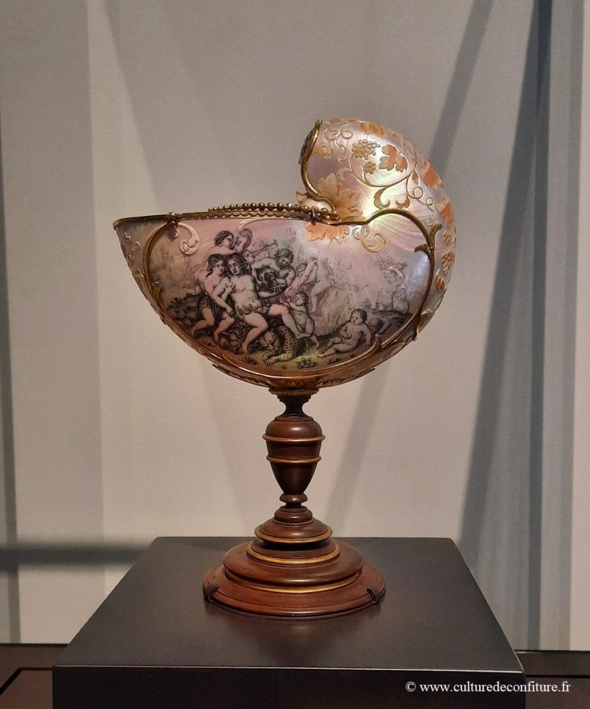 Louvre abu dhabi Coquille montée en coupe avec scènes mythologiques 1600-1700