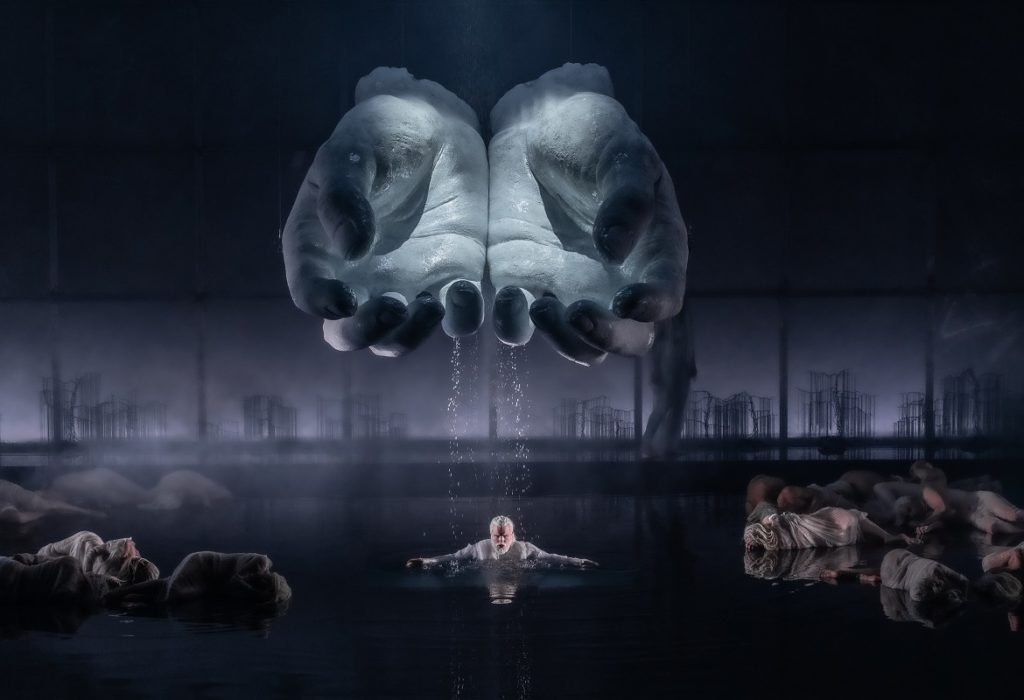 Rusalka (Aleksei Isaev ; mise en scène : Stefano Poda) / Crédit Mirco Magliocca