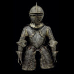 10 expos à Paris à voir en juin 2023 - photo d'une armure présentée dans l'exposition La haine des clans, guerres de religion, 1559 - 1610 au musée de l'Armée de Paris