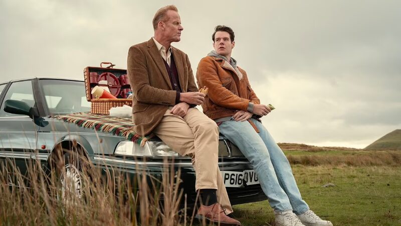 Adam et Michael Groff dans la série Sex education