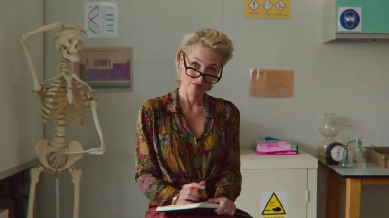 Gillian Anderson dans Sex education