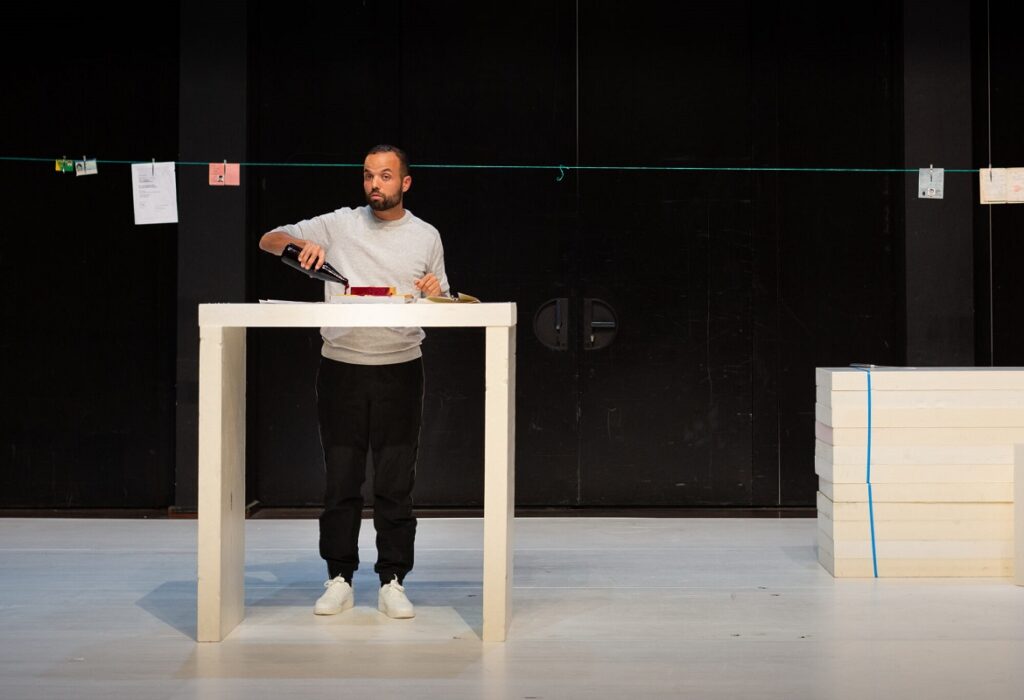 Koulounisation Salim Djaferi © Thomas Jean-Henri