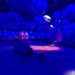 Vue de la piscine à balles "Le bain moussant" à Bubble Planet Paris La Villette en juin 2025