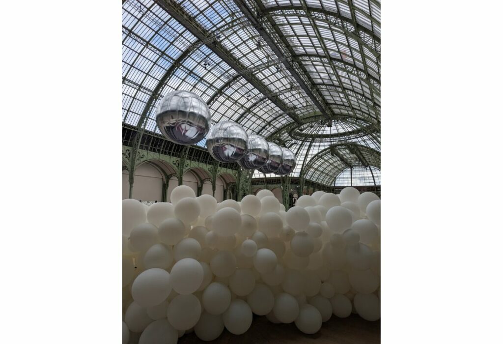 The Grand resonance par Hyperstudio, Vincezo Pizzi, Daniele Davino, ALessia Petrangeli et Elena Raimondi au Grand Palais