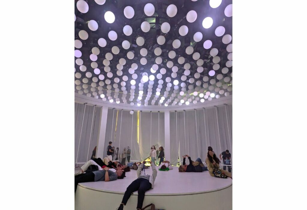 10 Agosto par Hyperstudio, Elena Raimondi et Vincenzo Pizzi à l'expo Euphoria au Grand Palais