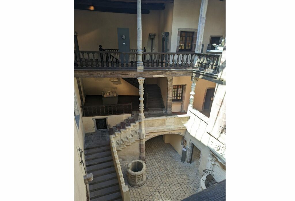 la cours intérieure du musée Fenaille de Rodez